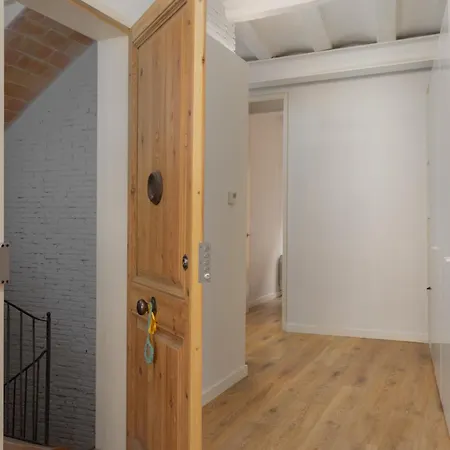 Flateli Argenteria 23 * Girona