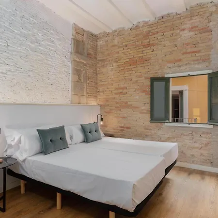 Flateli Argenteria 23 * Girona